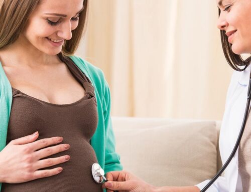 Com que frequência você deve visitar sua parteira durante a gravidez?